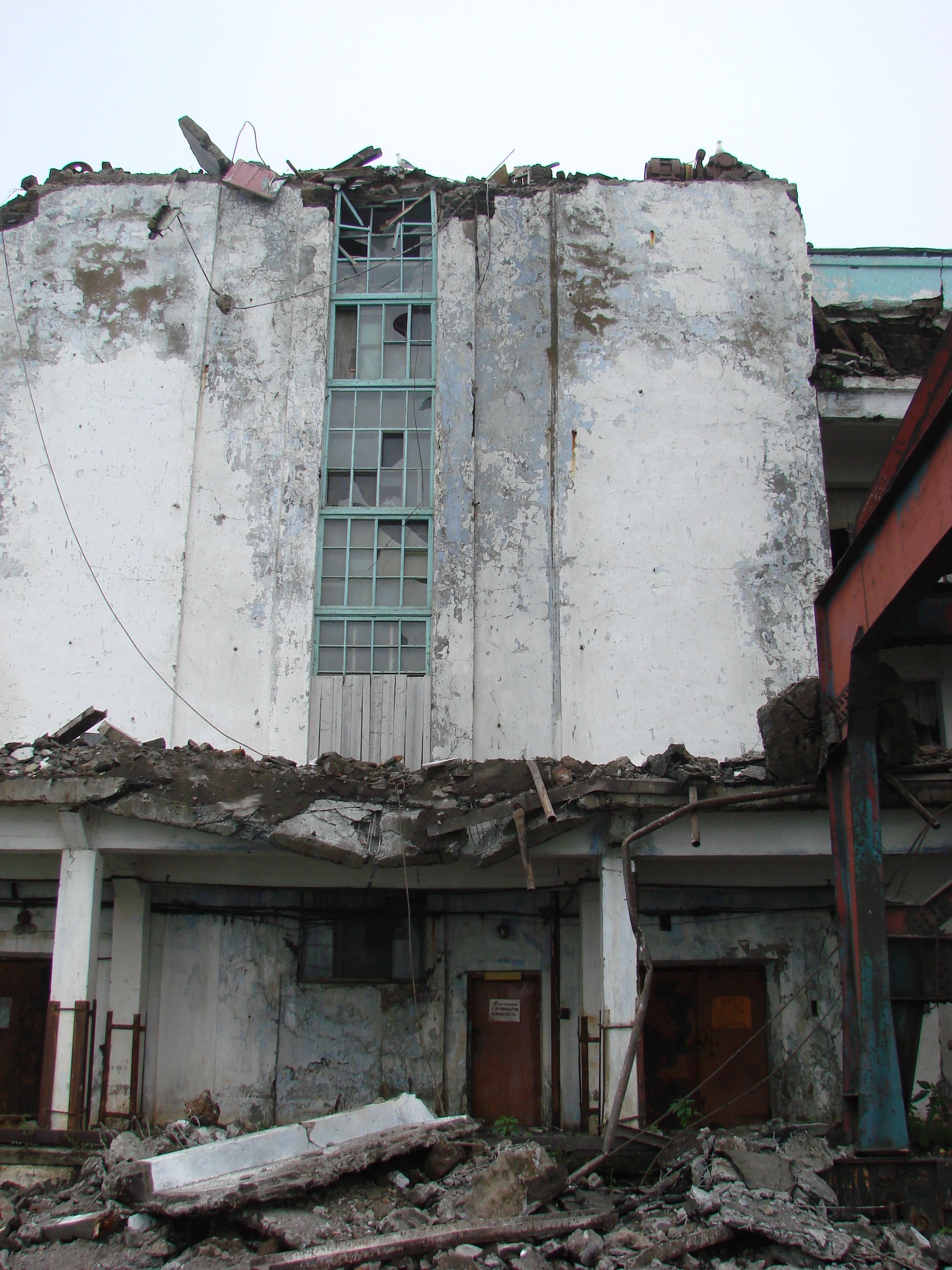 Повреждение зданий и сооружений в результате Невельского землетрясения 02 августа 2007 г. Мw=6.2